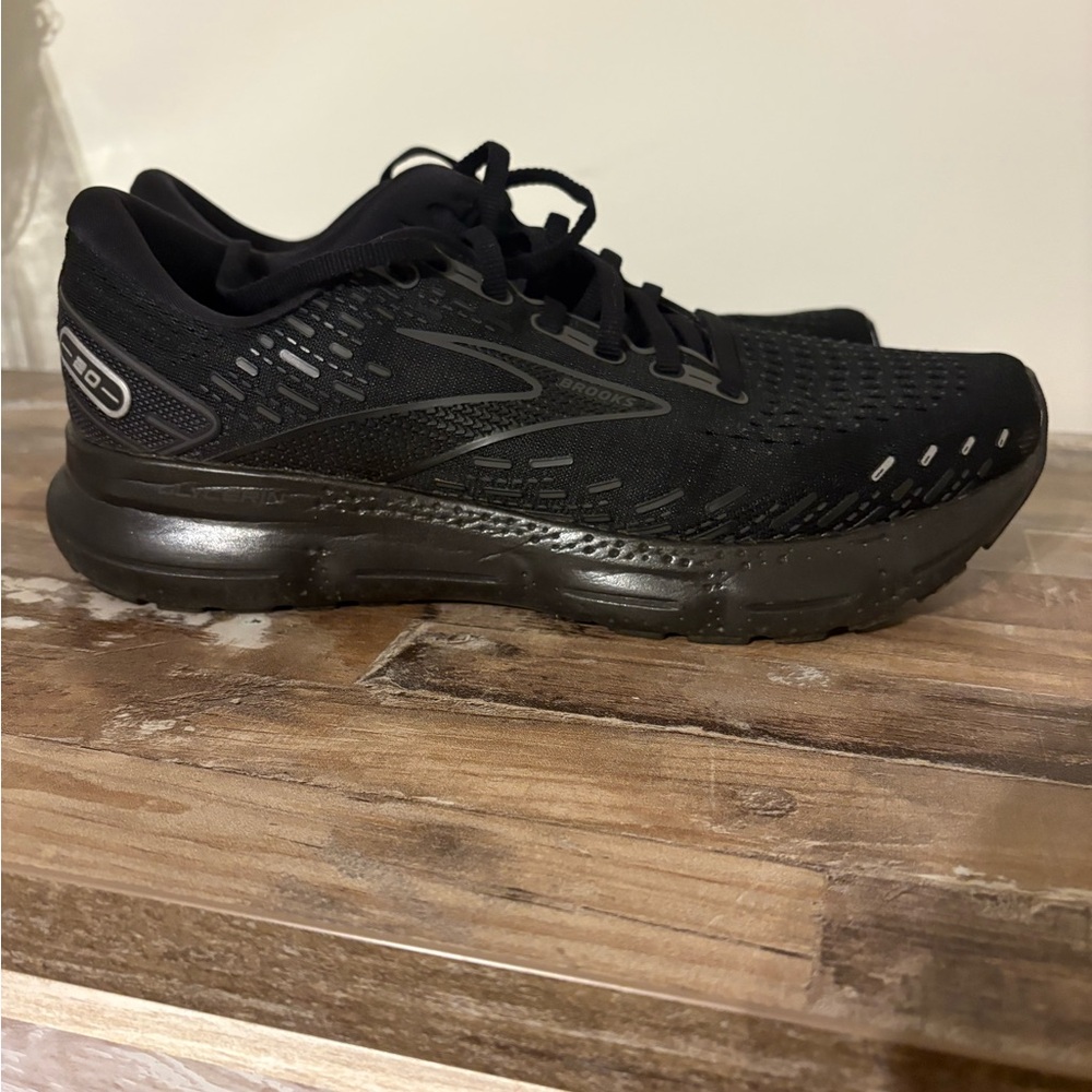 Brooks Women’s Glycerin 23 Sneakers